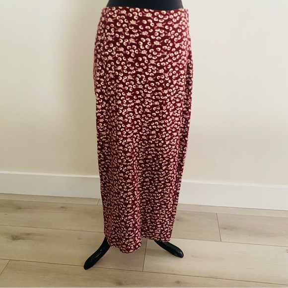 VINTAGE 90’S BETSEY JOHNSON MAROON WHITE FLORAL PULL ON MIDI SKIRT SIZE LARGE - Picture 1 of 7